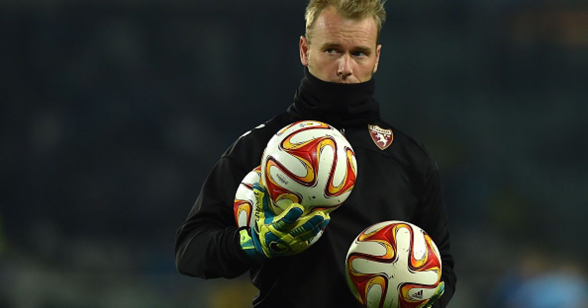 Жилле отбил три пенальти в матче против "Андерлехта".