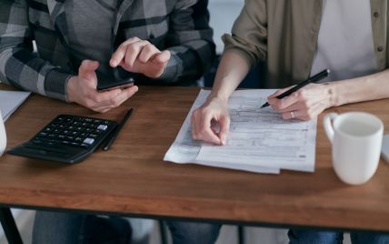 Всі податки 2022 року: за що доведеться викласти купу грошей українцям