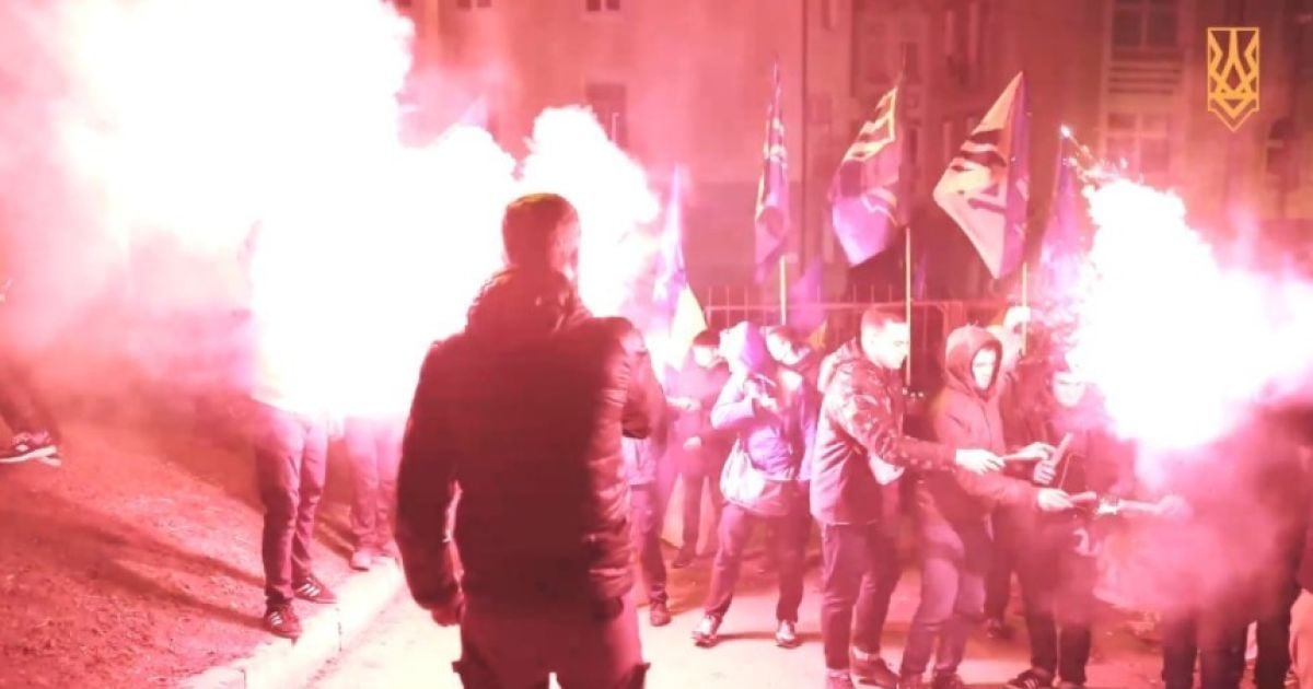 Насирова в авто НАБУ вывезли в СИЗО