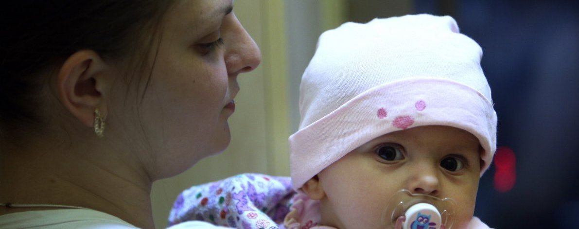 Более 800 украинок получили звание "Мать-героиня". Где больше всего таких женщин