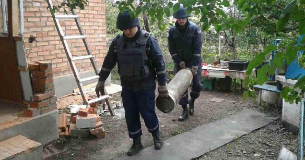 Понад 1,8 тис. вибухонебезпечних об`єктів було вилучено під час розмінування території / © dsns.gov.ua