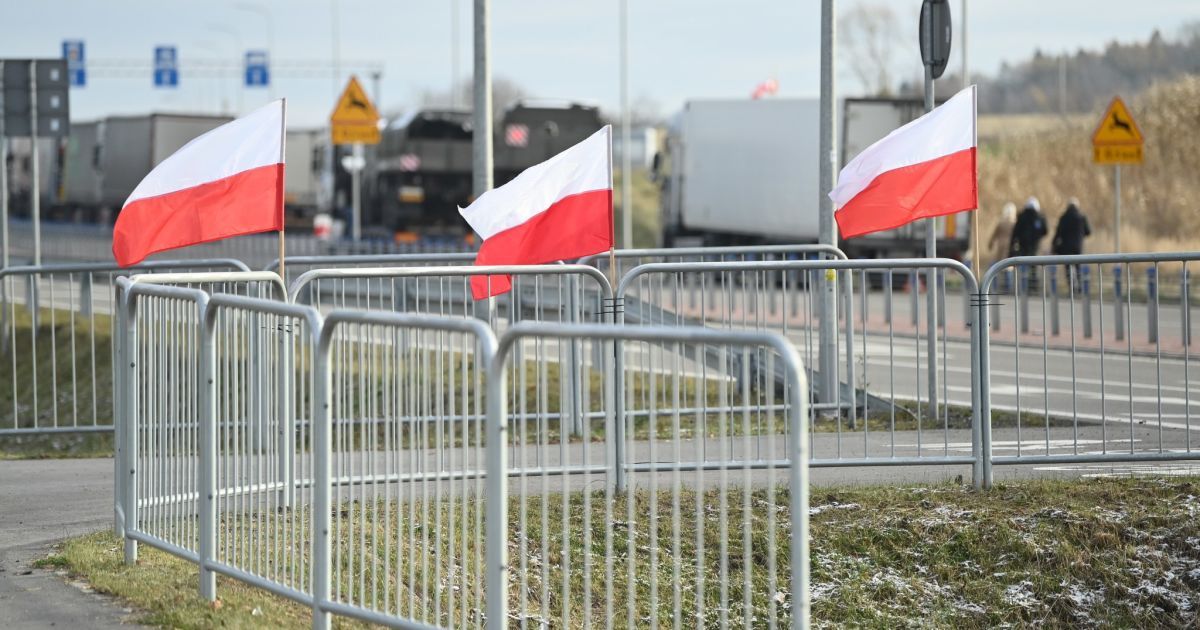 Блокада пункту пропуску Медика - Шегині польськими фермерами та перевізниками