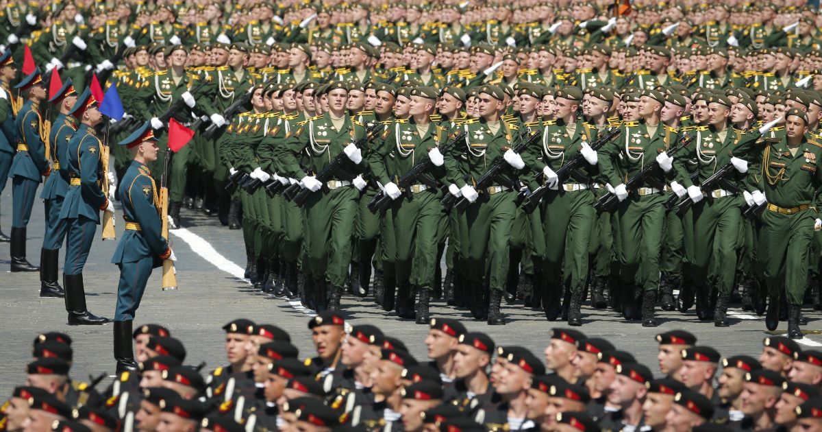 Парад у Москві