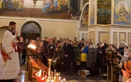 В Успенском соборе впервые за 300 лет молитва прозвучала на украинском языке (видео)