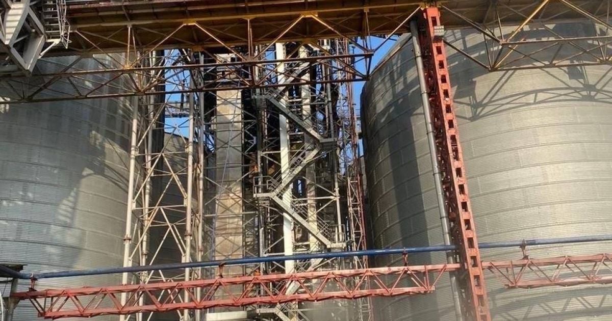 Наслідки атаки по зернових терміналах у портах "Одеса" та "Чорноморськ".