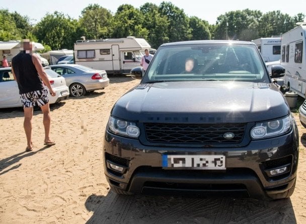 У Польщі п’яний українець пошкодив 10 машин біля пляжу / © Поліція Польщі