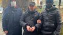 Действовал по схеме "ваш родственник в больнице": в Киеве мошенник обманул пенсионеров на 100 тысяч гривен