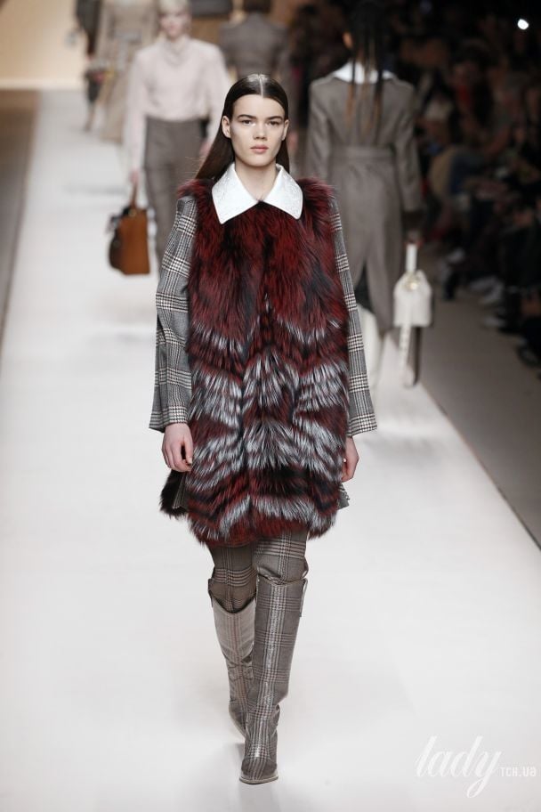 Колекція Fendi прет-а-порте сезону осінь-зима 2018-2019 / © East News