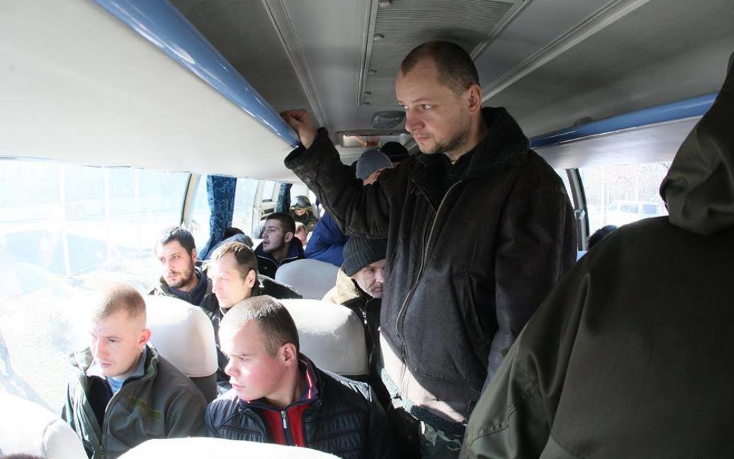 Звільнені українські військові їдуть додому. / © facebook.com/EvgeniyGorinov
