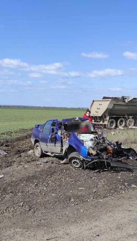 У Миколаївській області зіткнулися вантажівка і таксі: троє загиблих