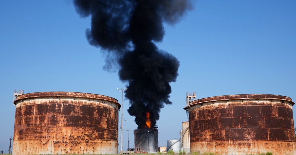 ЗСУ знищують НПЗ  РФ