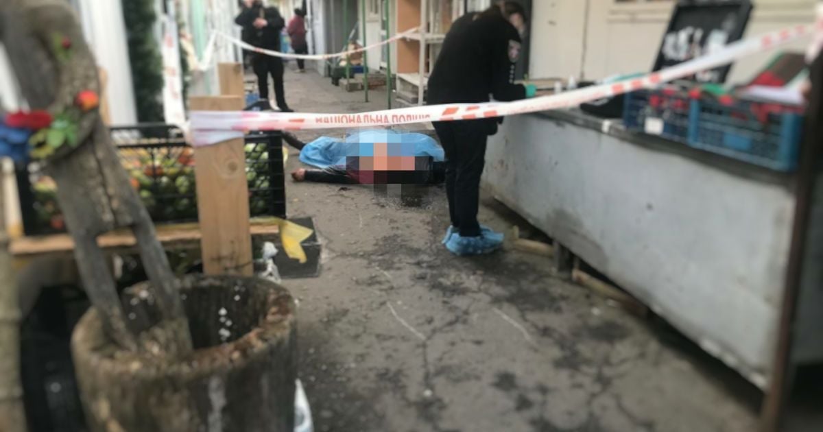 Встиг назвати ім'я вбивці: у Луцьку чоловік з ножовими пораненнями прийшов до дружини і помер в неї на руках