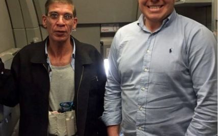 В Сети появилось видео, как пассажир EgyptAir сделал "лучшее селфи всех времен" с угонщиком