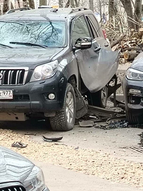 Підірване авто зрадника з СБУ Василя Прозорова / Фото: російські телеграм-канали