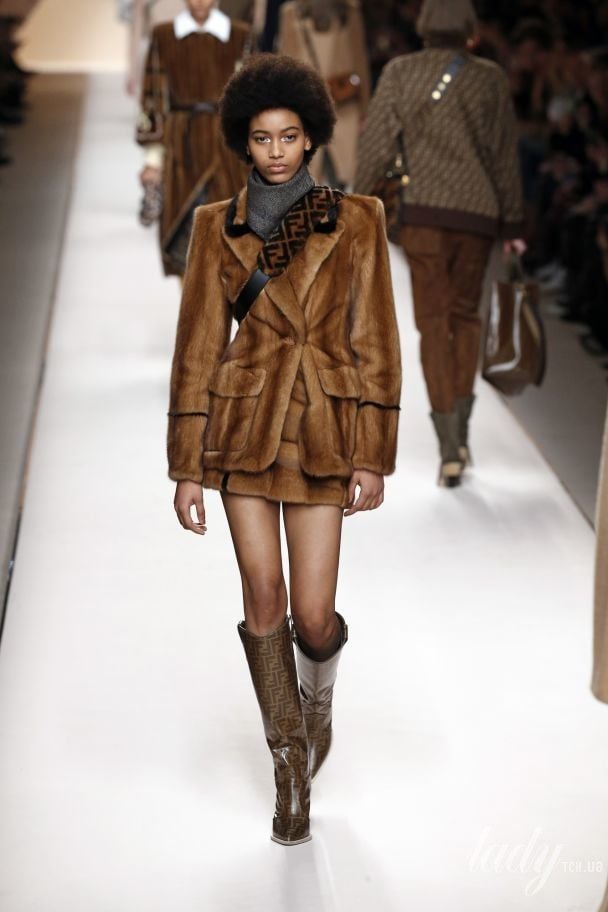 Колекція Fendi прет-а-порте сезону осінь-зима 2018-2019 / © East News