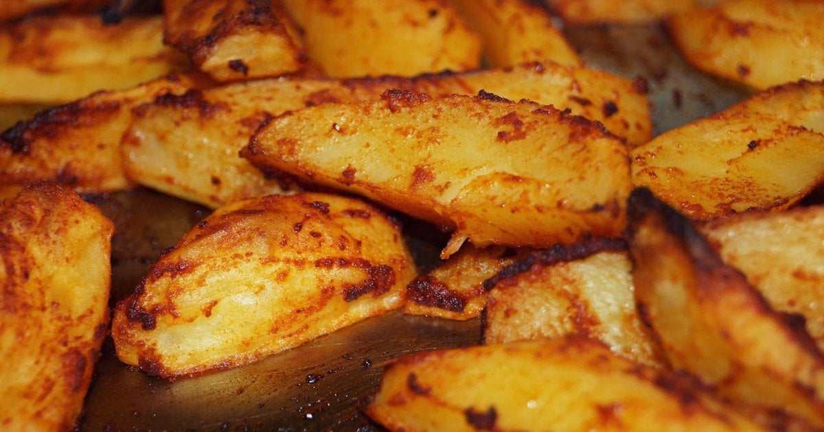 Як смажити картоплю, щоб була хрусткою і не пригорала