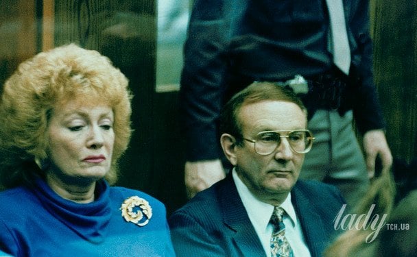 Лайонел Дамер, батько Джеффрі Дамера, разом зі своєю дружиною Шарі — мачухою Джеффрі, у перший день суду 30 січня 1992 року в Мілуокі / © Associated Press