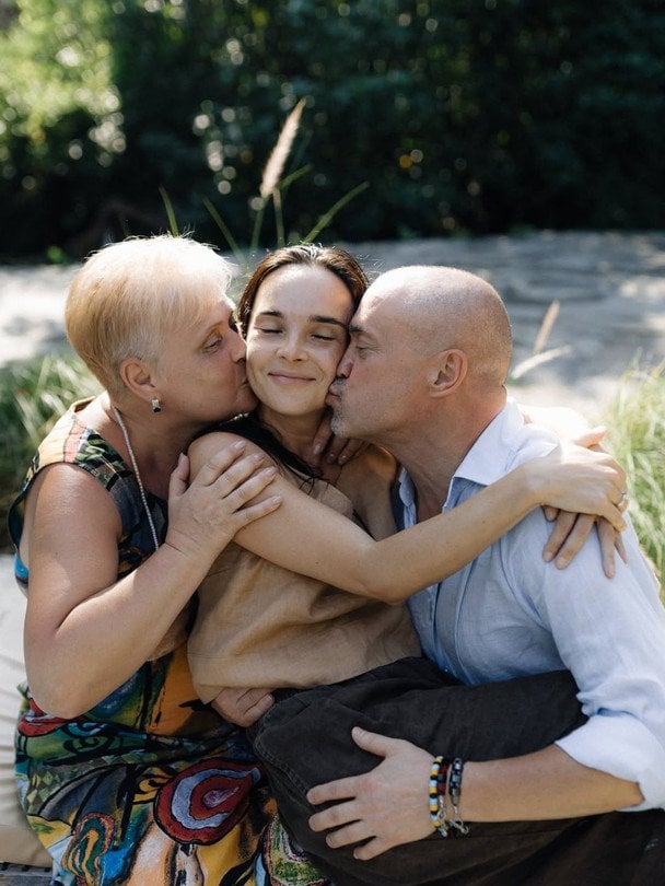 Інна Мірошниченко замилувала фото з батьками та показала, який вигляд вони мали 38 років тому