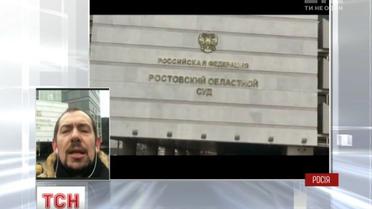 Янукович уже прибыл в здание суда в Ростове