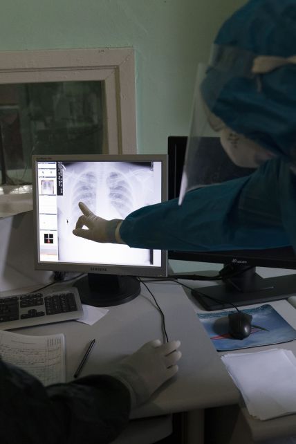Коронавирус в Украине 29 сентября: больной Порошенко и прогноз вирусолога о завершении пандемии