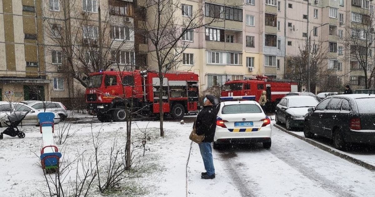 В Киеве горела квартира, в которой были двое детей