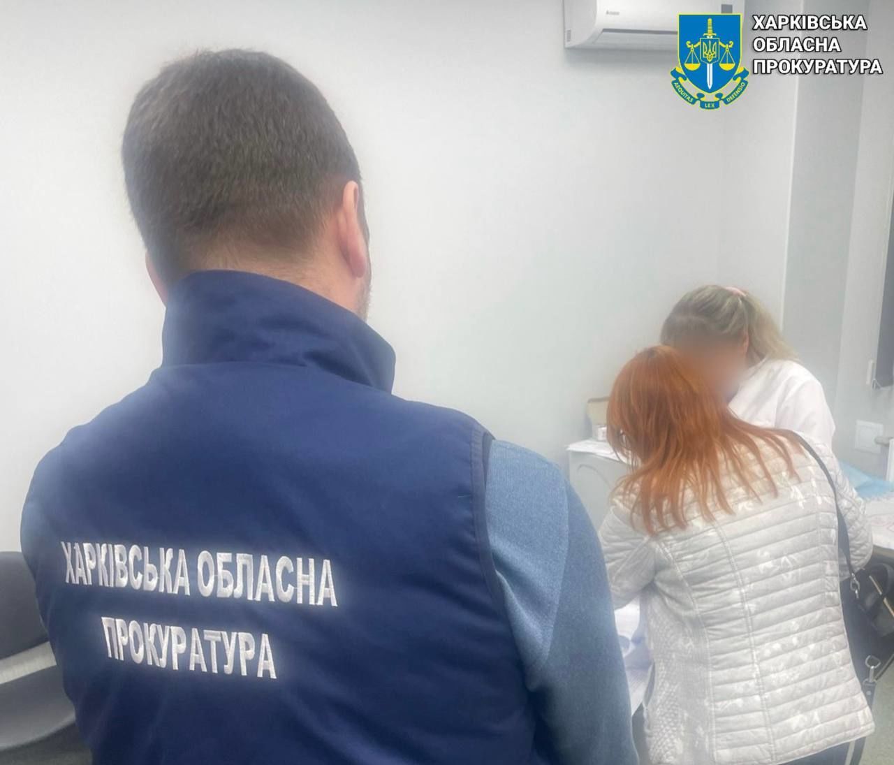 У Харкові правоохоронці викрили львів’янку та місцеву лікарку, які організували схему ухилення від мобілізації / Фото: Харківська обласна прокуратура / © 