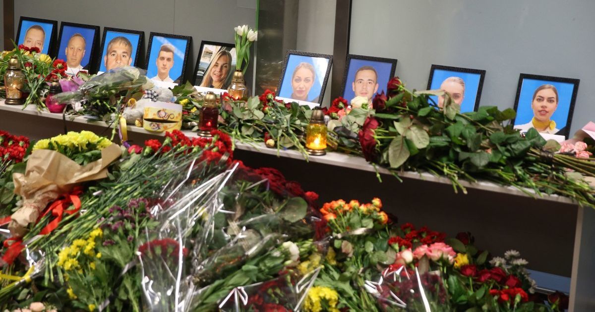 "Это все ерунда". Сестра погибшей бортпроводницы МАУ опровергла фейк о ее звонке об обстреле самолета