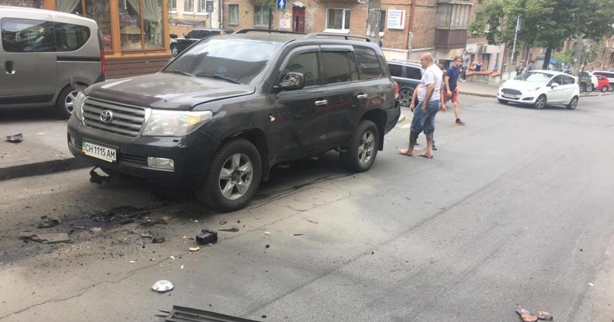 В центре Киева взорвался внедорожник