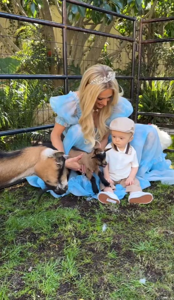 Син Періс Гілтон відсвяткував перше день народження / © instagram.com/parishilton