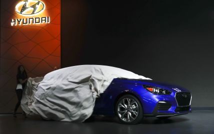 В Сети появилось официальное фото нового седана Hyundai Elantra