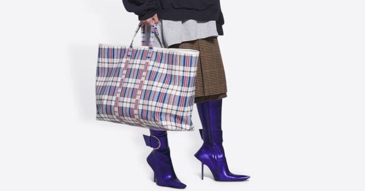 Бренд Balenciaga выпустил клетчатую сумку-копию рыночного баула - фото .