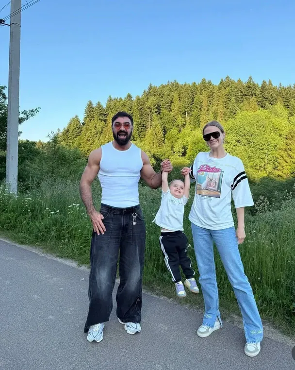 Віталій Козловський з родиною / © instagram.com/vkozlovsky_music