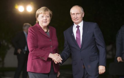Меркель зустрінеться з Путіним у Сочі