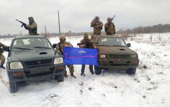 Favbet Foundation передав ЗСУ ще два позашляховики Mitsubishi L200
