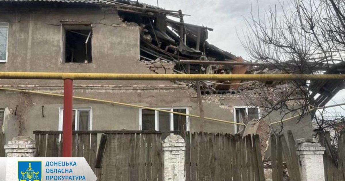 Последствия российского обстрела города Торецкая в Донецкой области