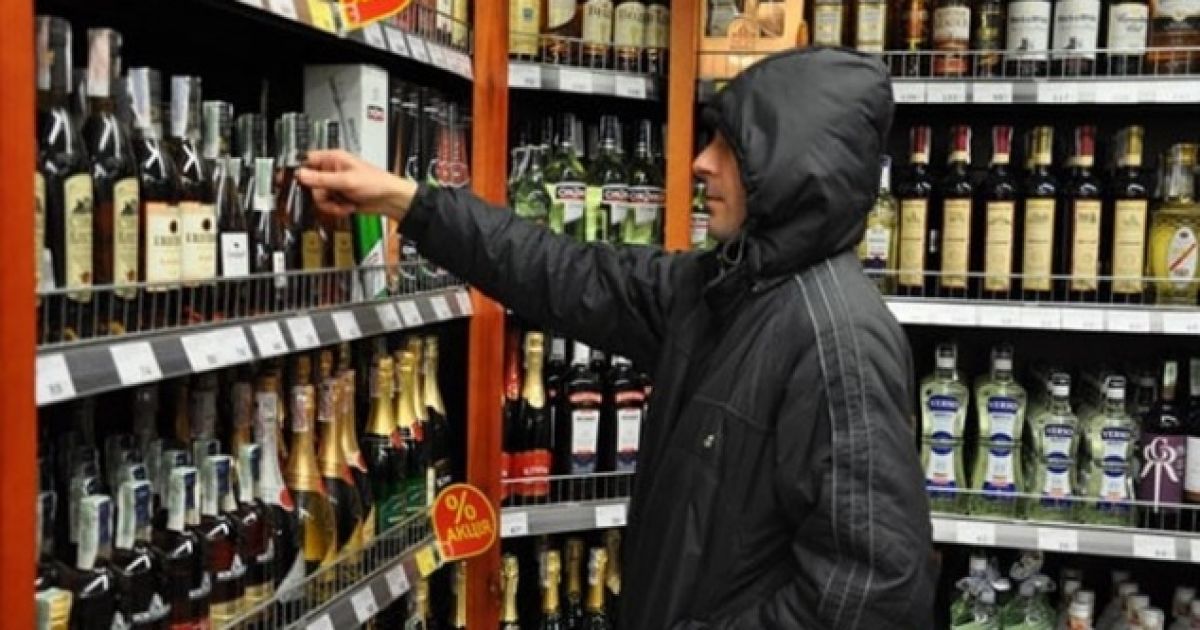 С завтрашнего дня алкоголь в Украине подорожает на треть