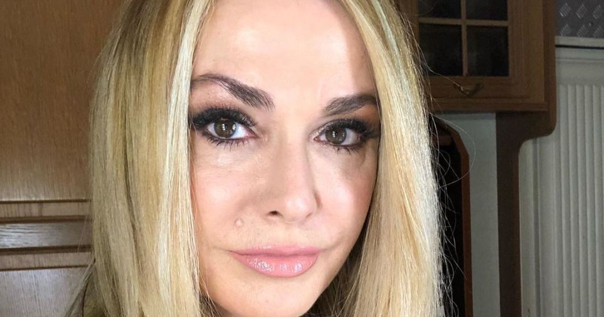 Ольга Сумська пригадала дитинство та показала, як маленькою на морі відпочивала