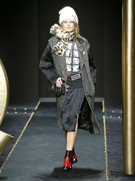 Коллекция Versace прет-а-порте сезона осень-зима 2019-2020 / © East News