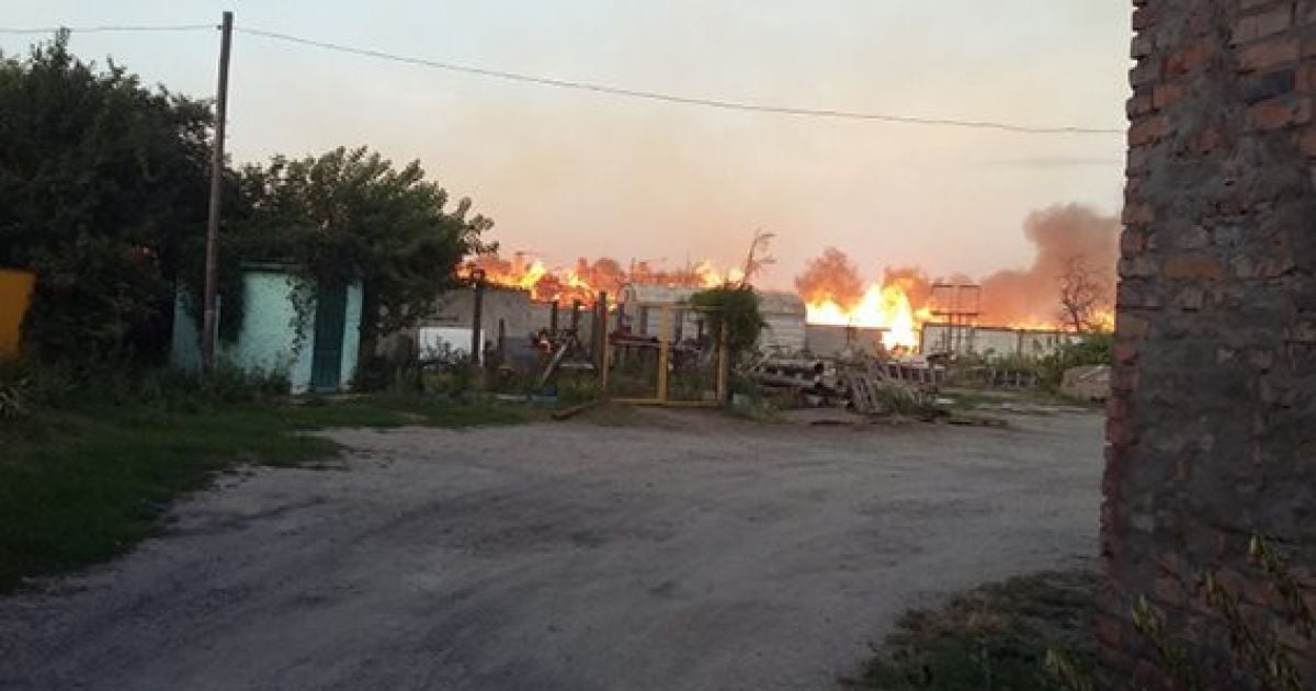 На Хмельниччині сталася масштабна пожежа на складах з коноплями