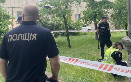 В Киеве 5-летний мальчик выпал из окна многоэтажки и погиб: детали трагедии