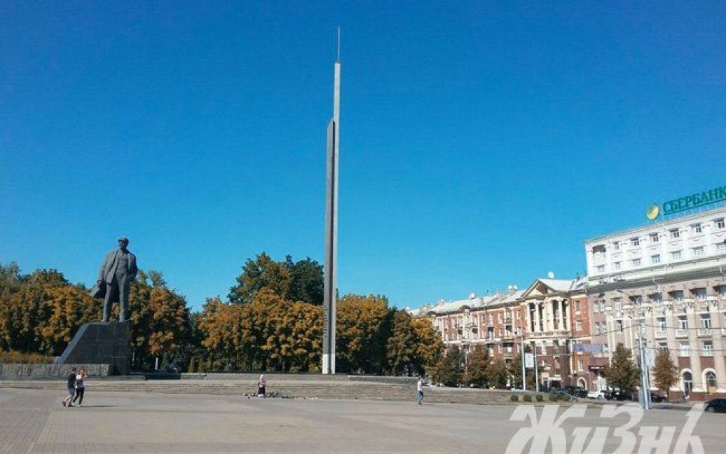 В Донецке исчезли флаги "ДНР". / © Жизнь
