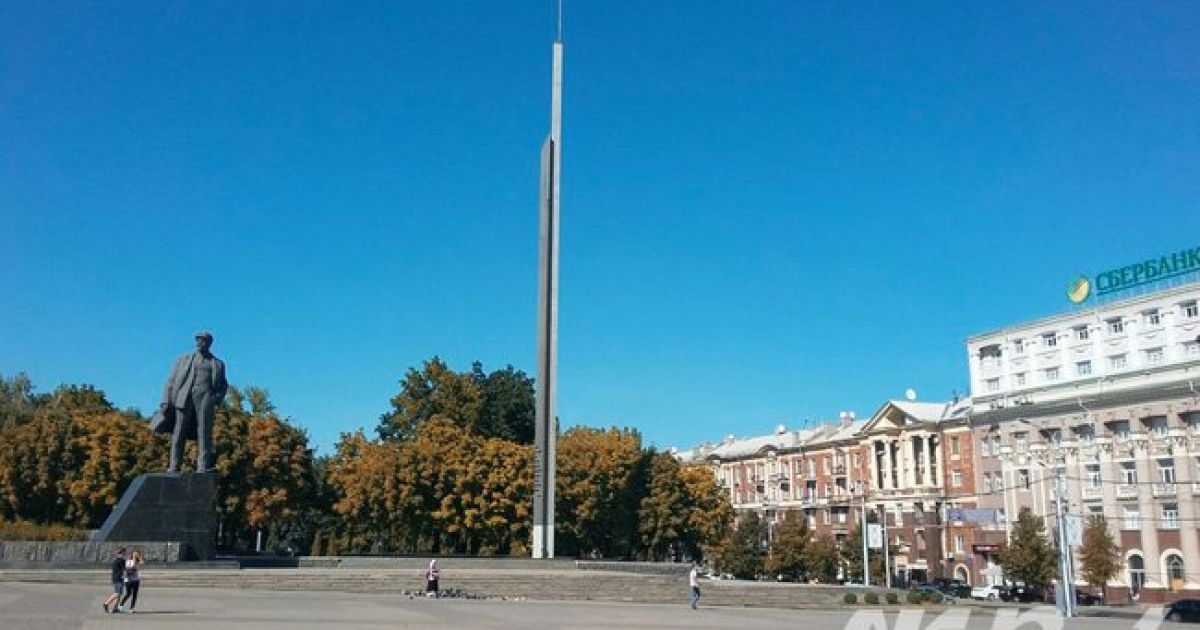 В Донецке исчезли флаги "ДНР".