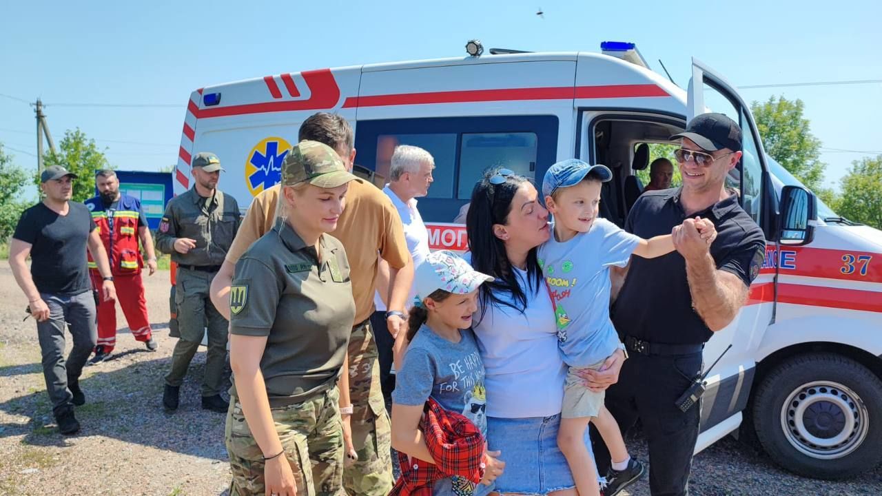 З російського полону 6 липня повернули двох дітей / © Андрій Єрмак/Facebook