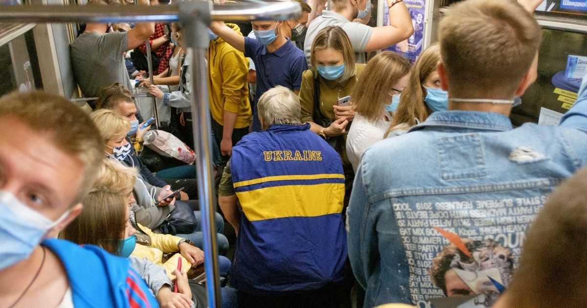 В Киеве резко увеличилось количество больных коронавирусом: за сутки зафиксировали 400 случаев