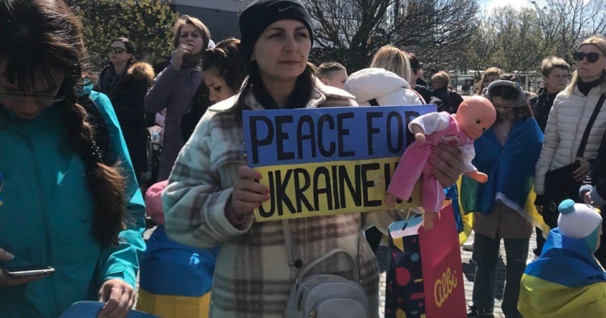 В столицах стран мира вспоминали жертв российской агрессии в Украине (фото, видео)