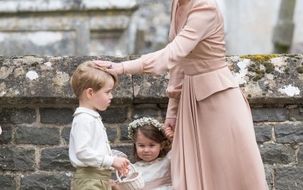 Дети Кембриджей - принц Джордж и принцесса Шарлотта, уже готовятся к свадьбе принца Гарри и Меган Маркл