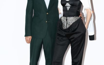 Одягла корсет на сорочку: Джіджі Хадід в незвичайному образі прийшла на вечірку