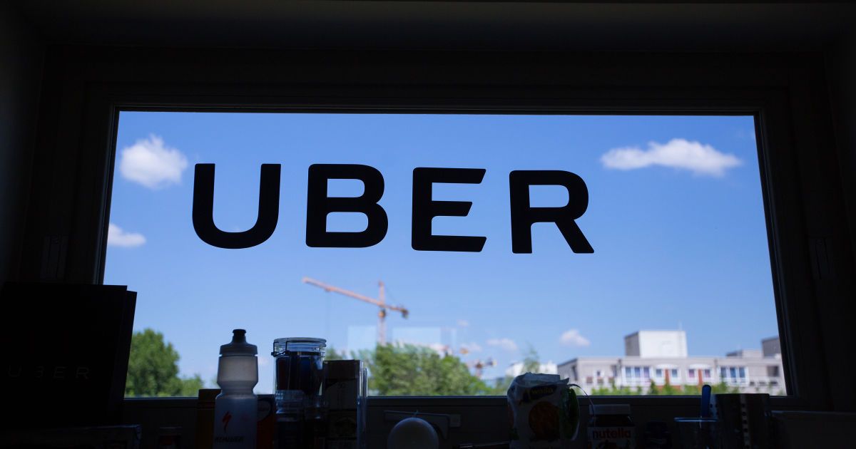 В Киеве начал работу сервис такси Uber