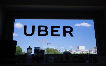У Києві розпочав роботу сервіс таксі Uber