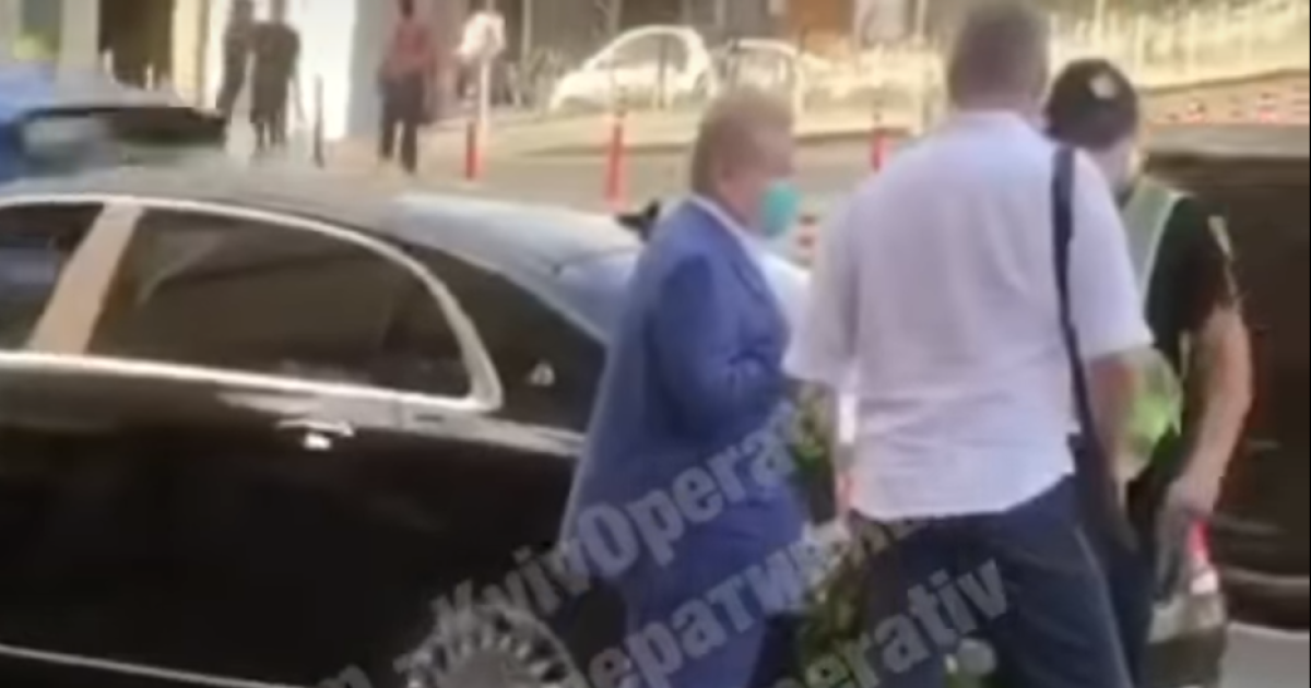 В центре Киева "поющего ректора" Поплавского оштрафовали за нарушение правил